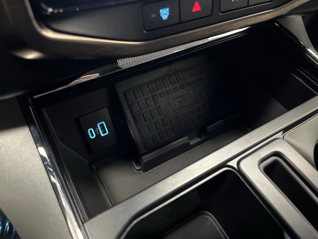 Used 2022 Ford F150 Lightning Lariat image 24