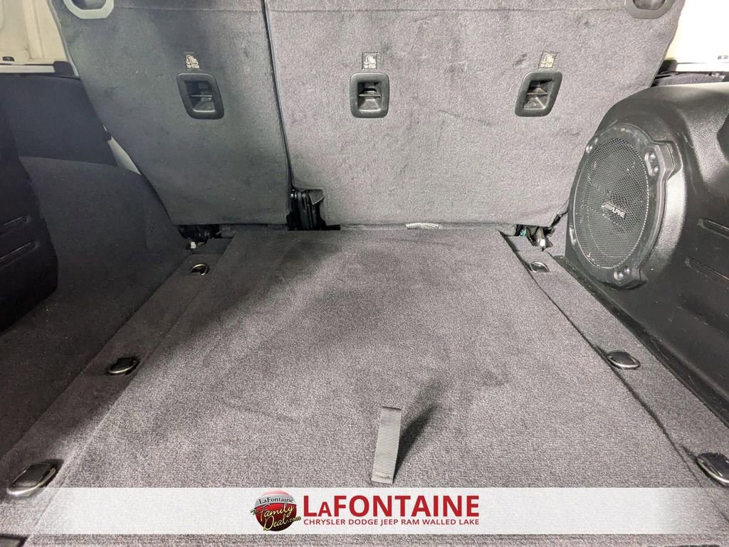 Used 2023 Jeep Wrangler Sahara image 27