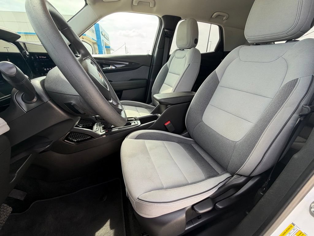Used 2025 Chevrolet TrailBlazer LT FWD image 11