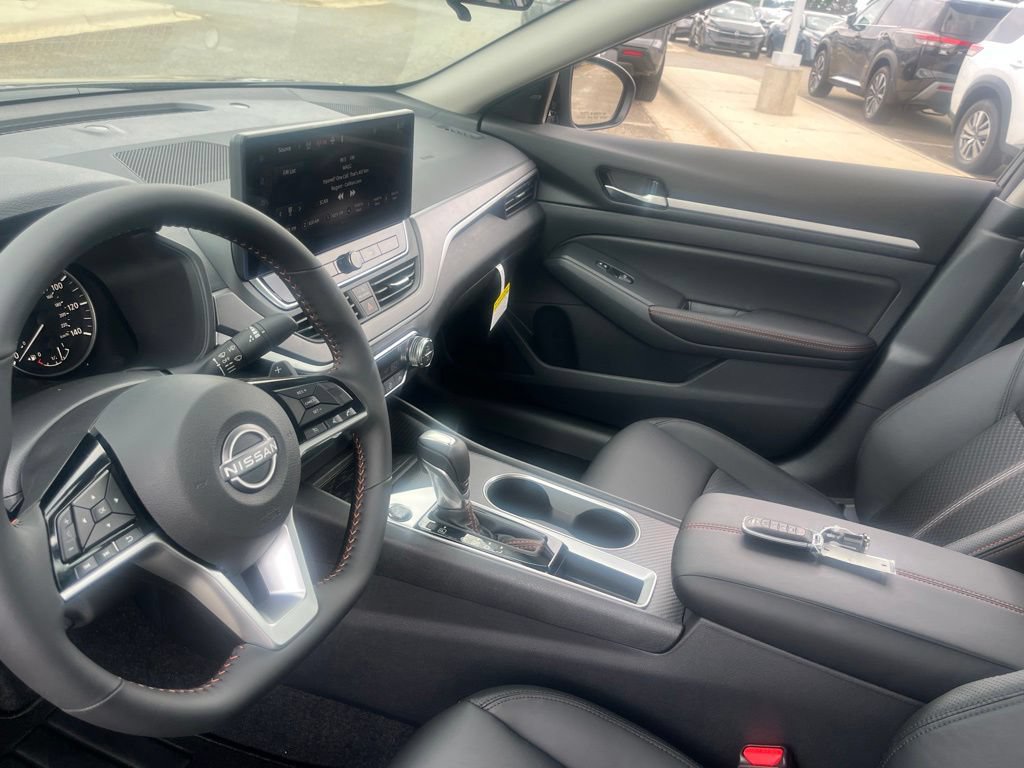 New 2026 Nissan Altima 2.5 SR w/ SR Midnight Edition Package FWD image 10
