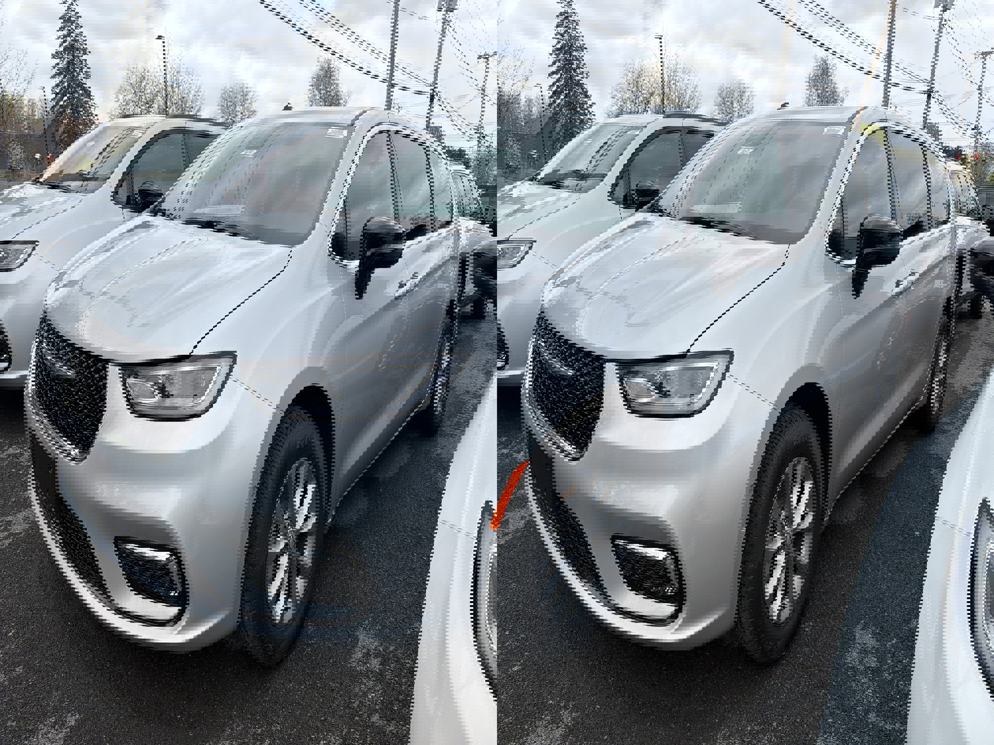 New 2026 Chrysler Pacifica Select AWD/4WD image 4