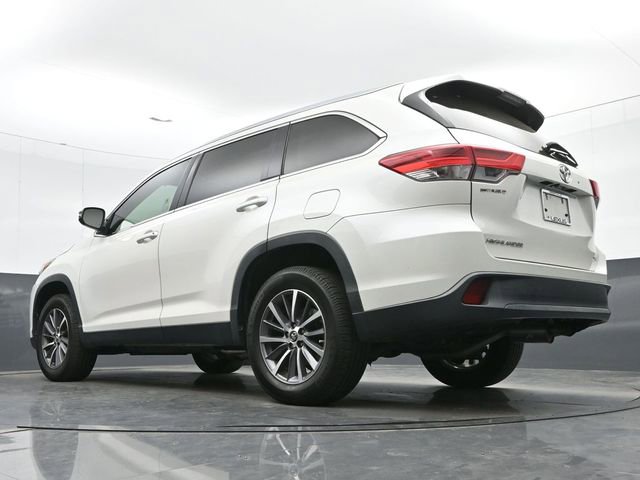 Used 2019 Toyota Highlander XLE image 20