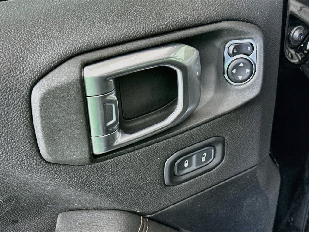 Used 2023 Jeep Wrangler Unlimited Rubicon 392 AWD/4WD image 28