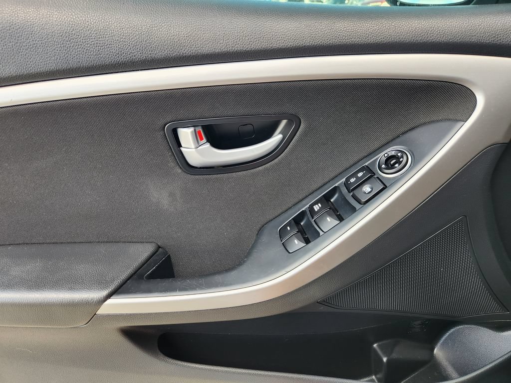 Used 2016 Hyundai Elantra GT FWD image 22