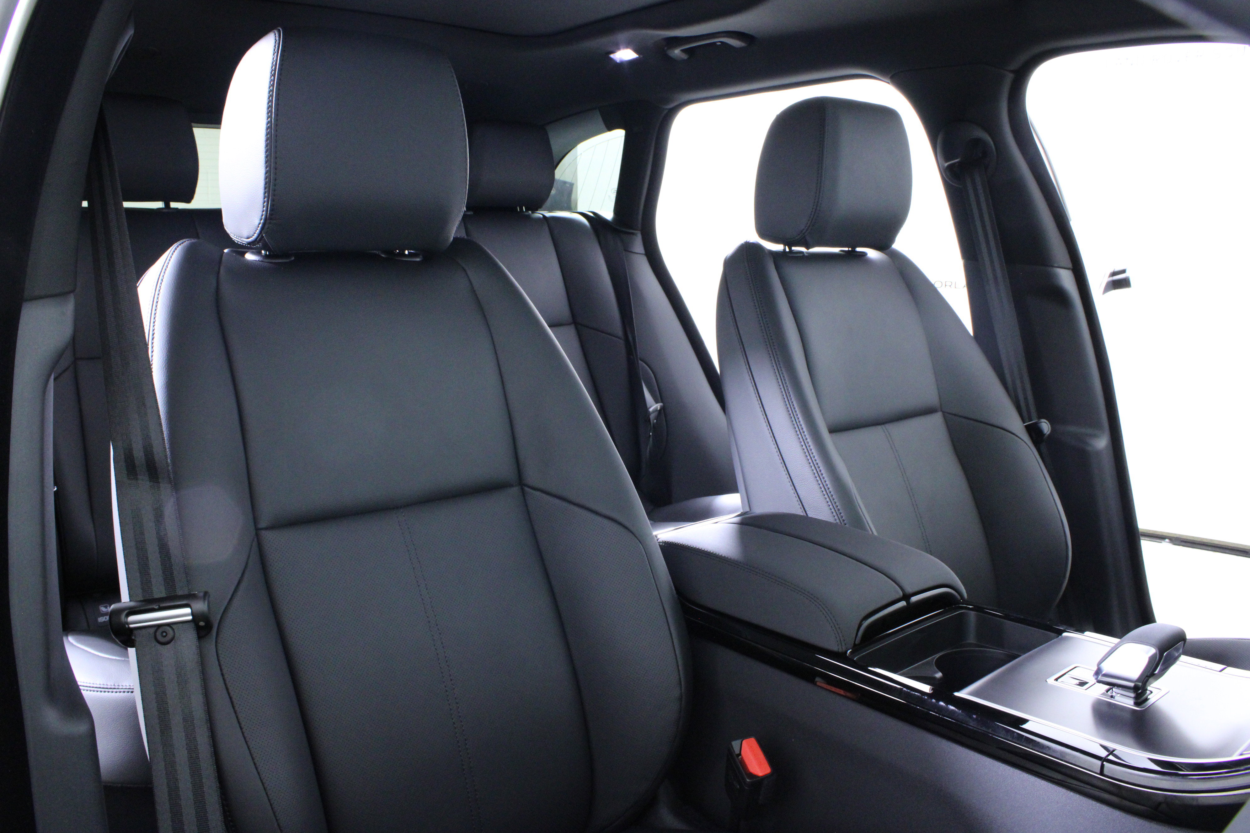 New 2026 Land Rover Range Rover Velar Dynamic SE image 14