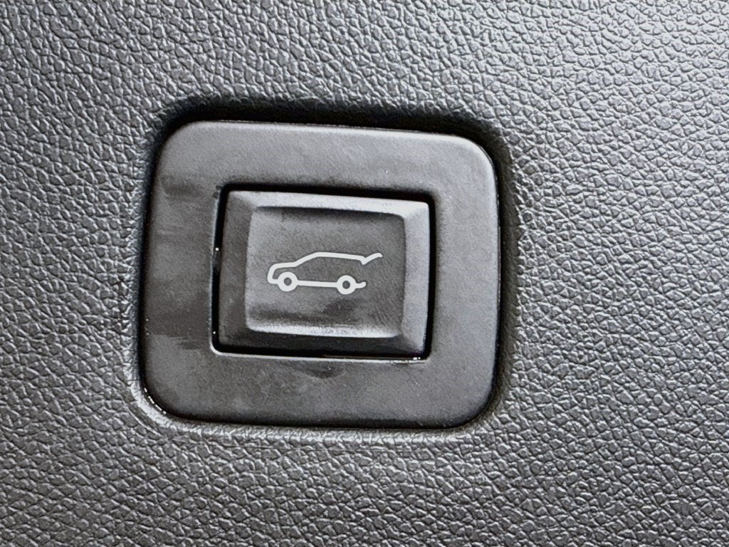 Used 2024 Buick Envista Sport Touring w/ Convenience I Package FWD image 40