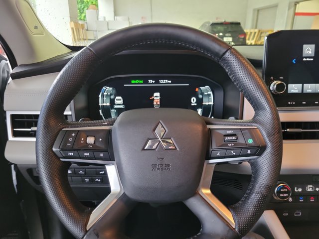 Used 2023 Mitsubishi Outlander SEL AWD/4WD image 22