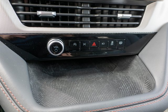 Used 2025 Ford Explorer Active AWD/4WD image 26