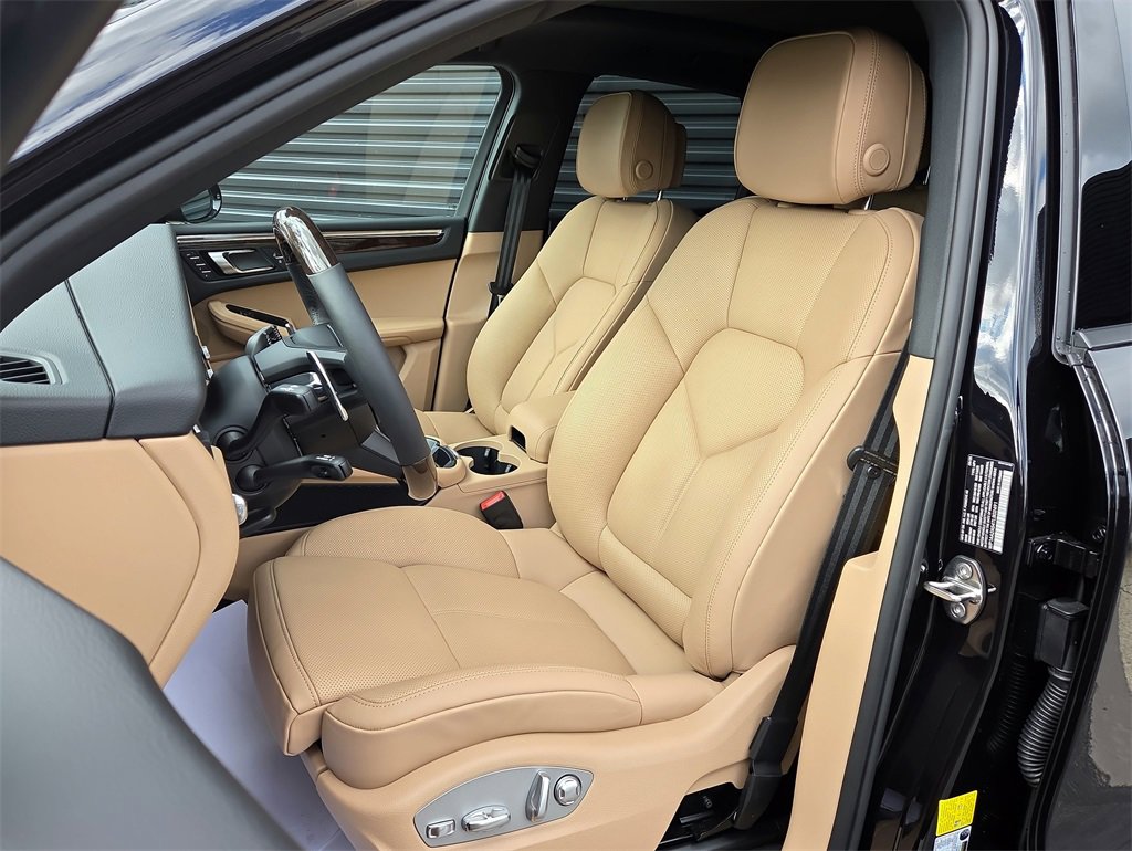 New 2026 Porsche Macan image 5