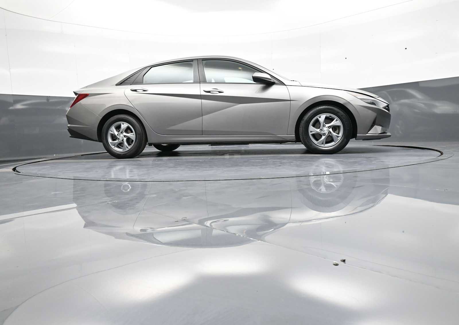 Certified 2023 Hyundai Elantra SE FWD image 27