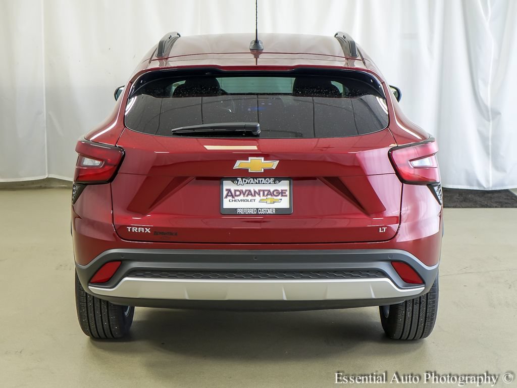 Used 2025 Chevrolet Trax LT w/ Driver Confidence Package FWD image 6