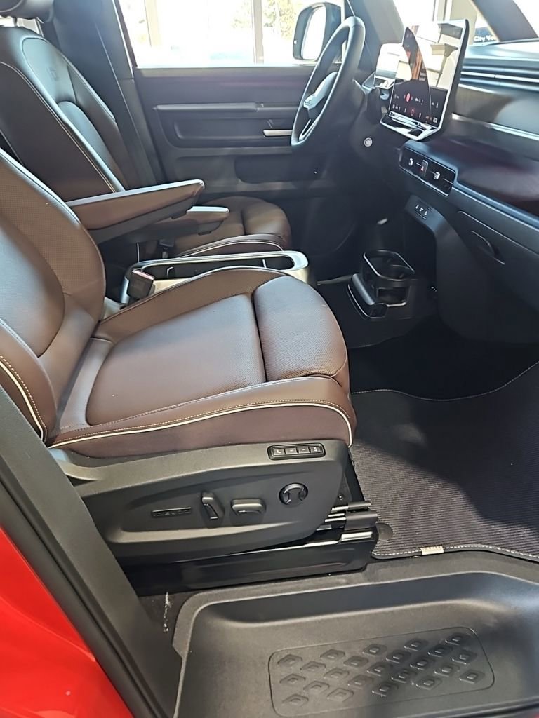 Used 2025 Volkswagen ID. Buzz Pro S Plus image 13