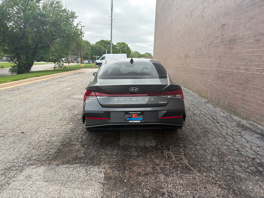 New 2026 Hyundai Elantra Limited FWD image 4