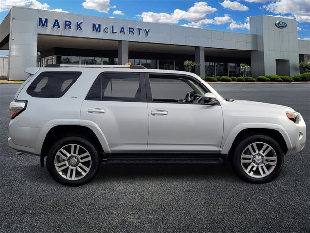 Used 2020 Toyota 4Runner SR5 video 2