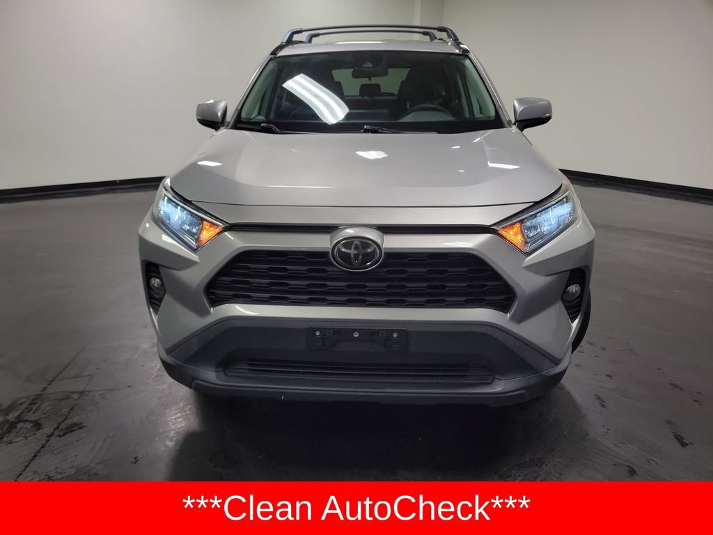 Used 2020 Toyota RAV4 XLE FWD image 2