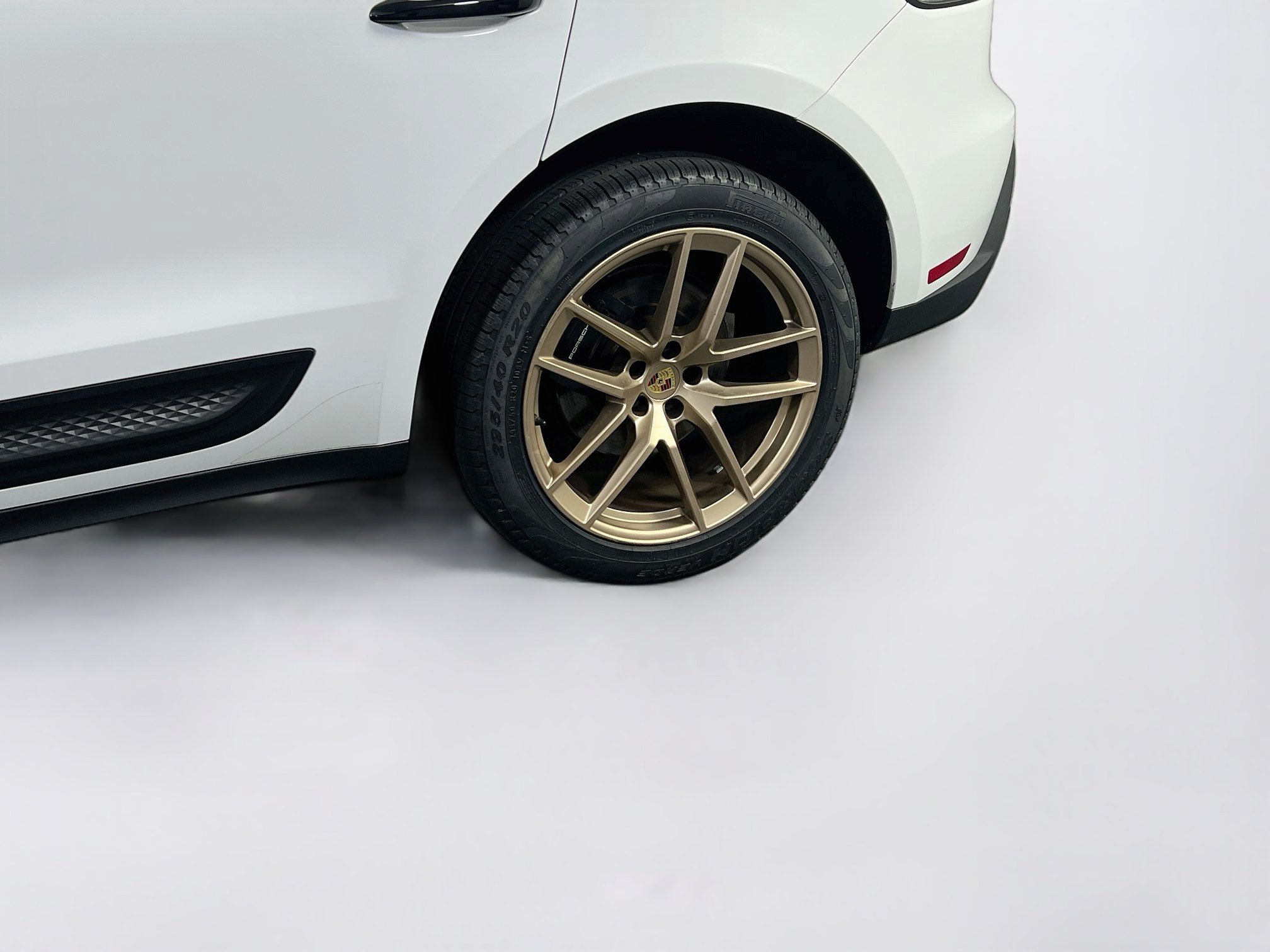 Used 2022 Porsche Macan AWD/4WD image 30