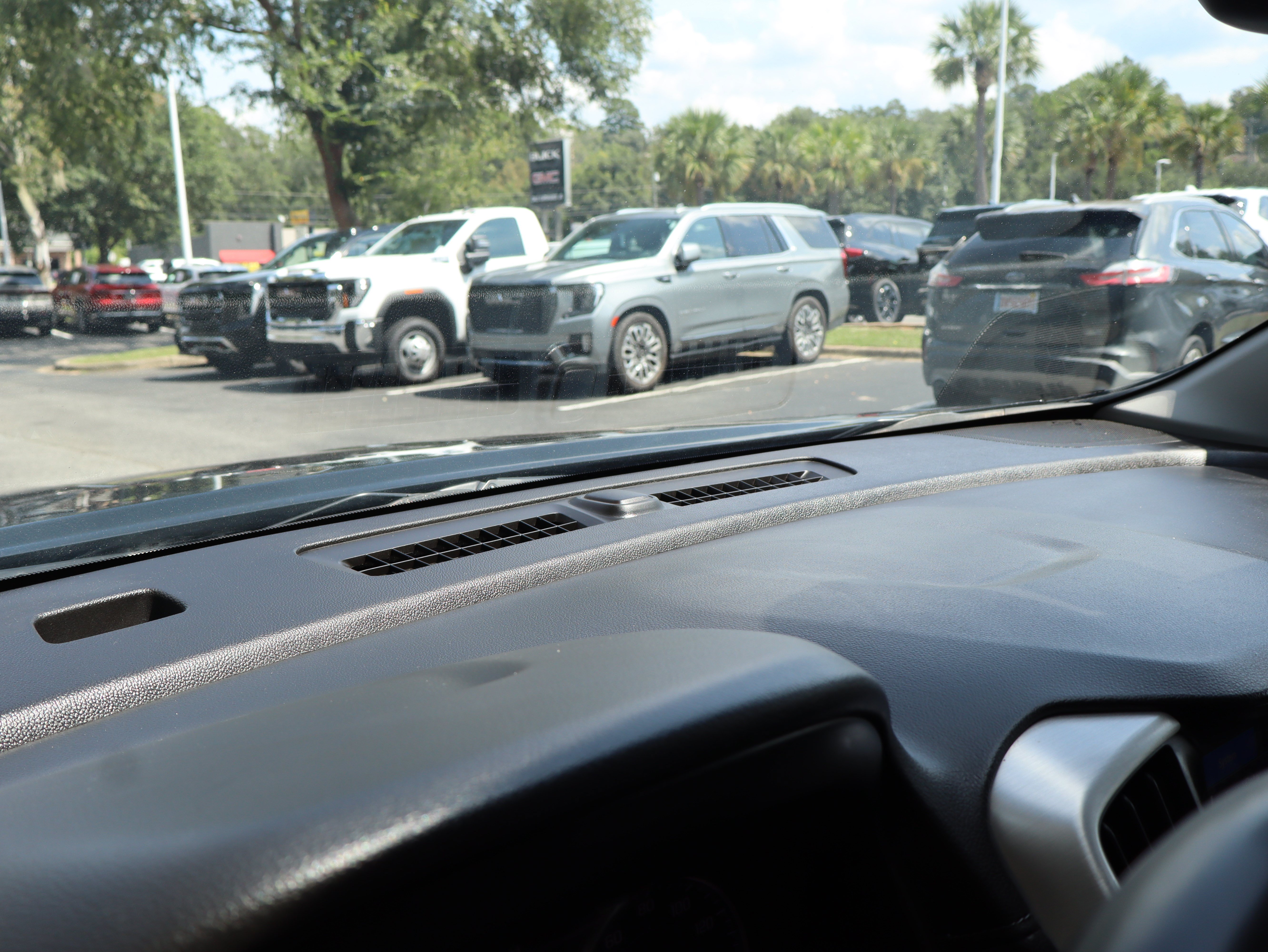 Used 2024 GMC Terrain SLT AWD/4WD image 29