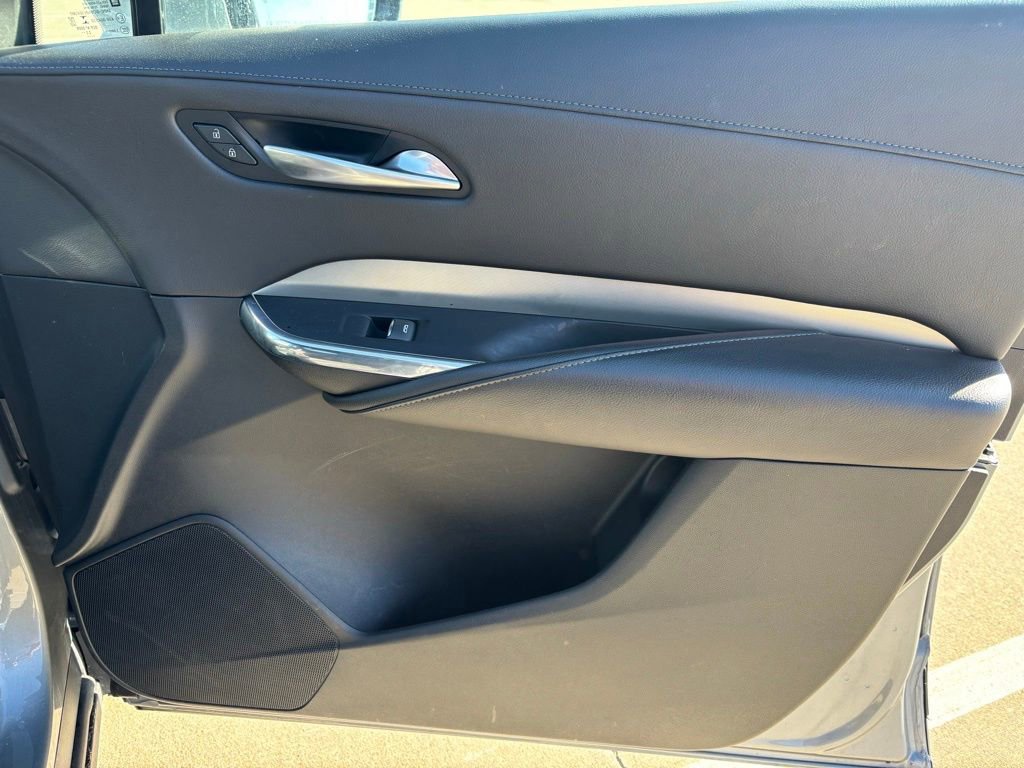 Used 2023 Cadillac XT4 Premium Luxury image 13