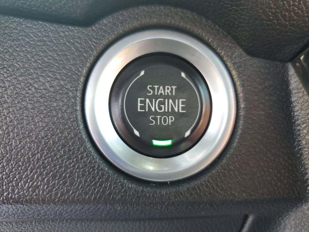 Used 2025 Chevrolet Traverse LT w/ Midnight/Sport Edition image 28