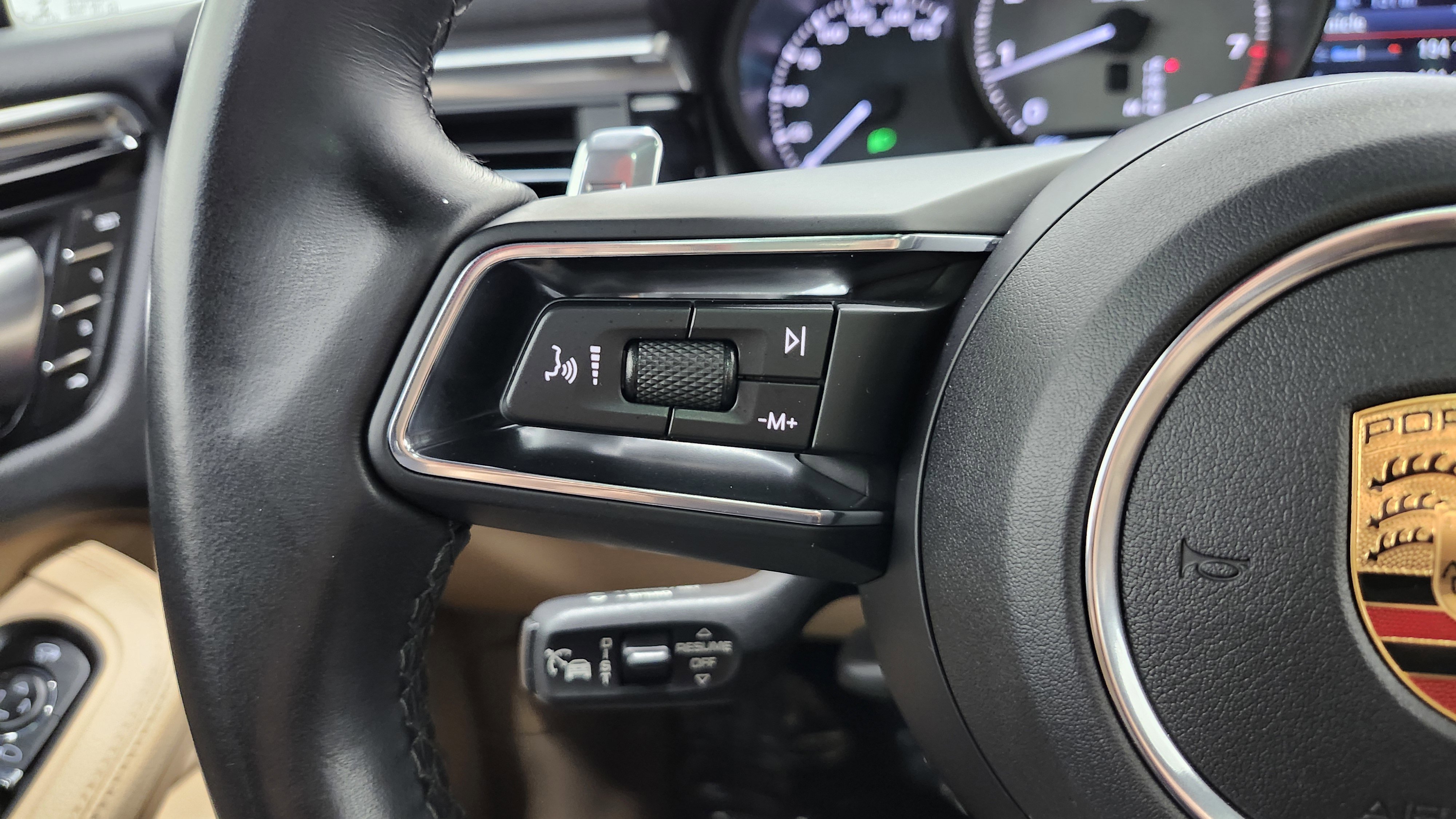 Used 2023 Porsche Macan S image 37