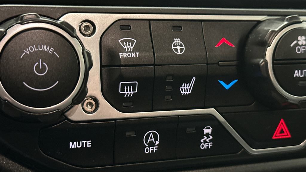 Used 2022 Jeep Gladiator Overland AWD/4WD image 29