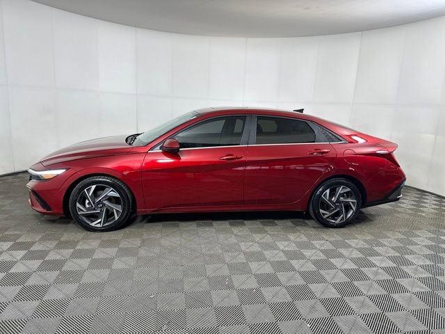 Certified 2024 Hyundai Elantra SEL w/ Convenience Package image 6