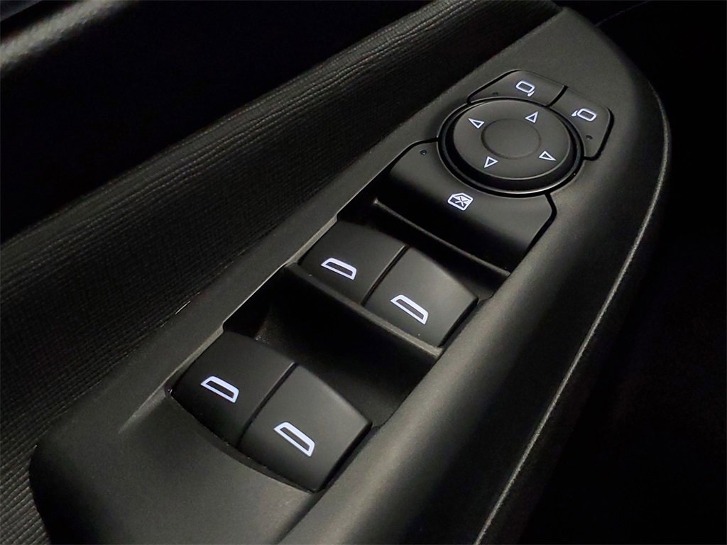 Used 2025 Buick Envista Preferred image 17