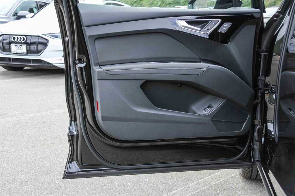 Used 2025 Audi Q4 e-tron Premium Plus w/ Premium Plus image 22