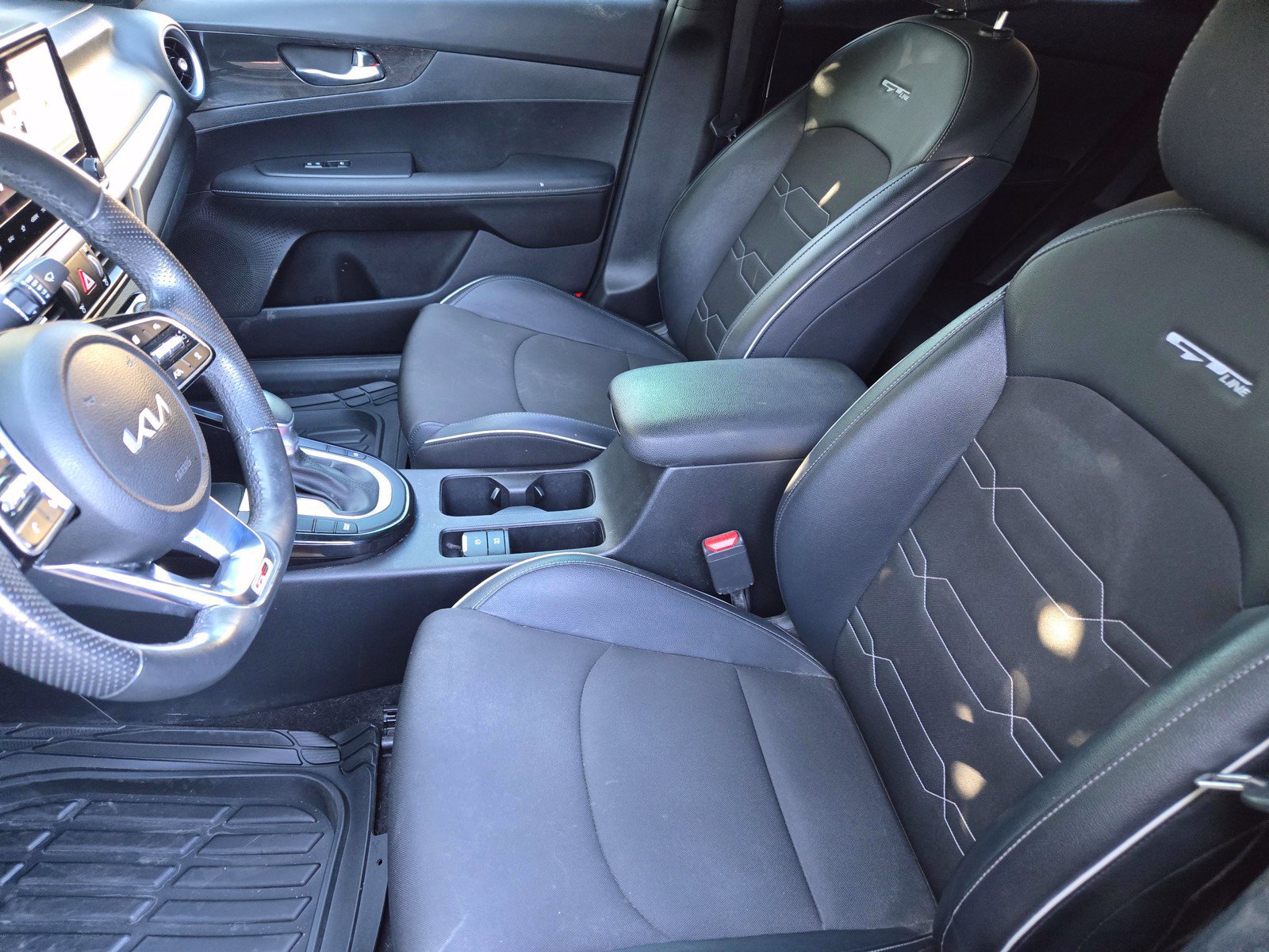 Used 2023 Kia Forte GT-Line w/ GT-Line Technology Package FWD image 12