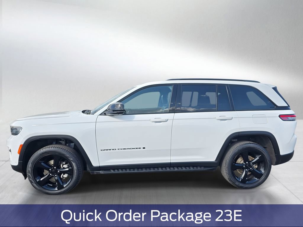 Used 2024 Jeep Grand Cherokee Limited w/ Luxury Tech Group II AWD/4WD image 3