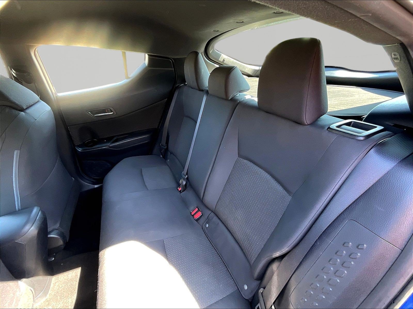 Used 2018 Toyota C-HR XLE FWD image 21