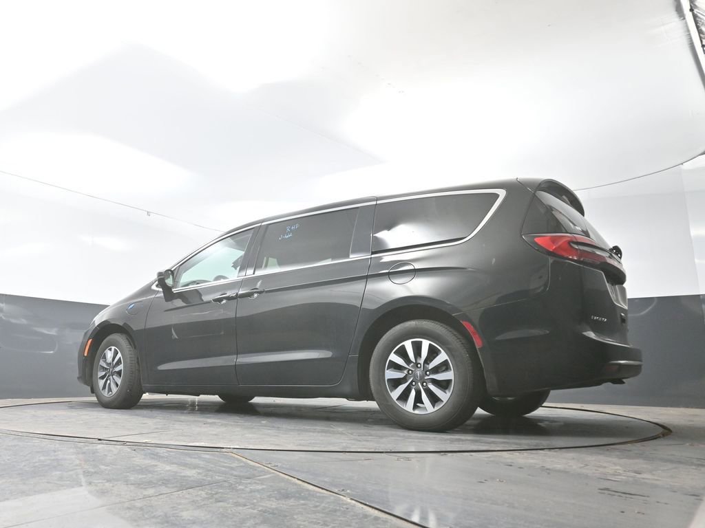 Used 2023 Chrysler Pacifica Touring-L FWD image 31
