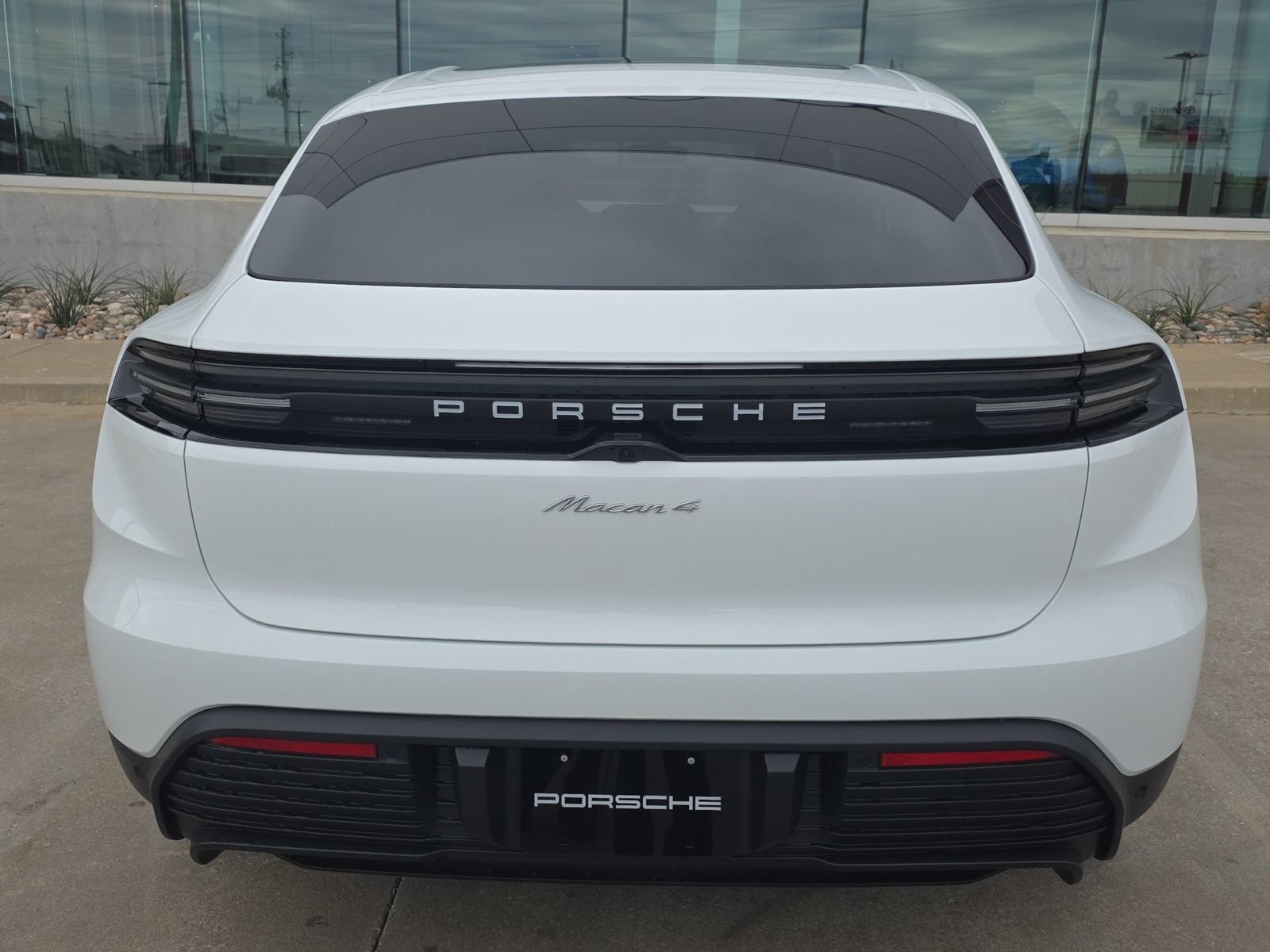 New 2026 Porsche Macan 4 Electric AWD/4WD image 6