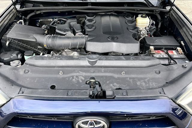 Used 2017 Toyota 4Runner SR5 Premium AWD/4WD image 29