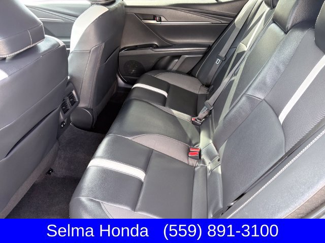 Used 2025 Toyota Camry SE FWD image 7