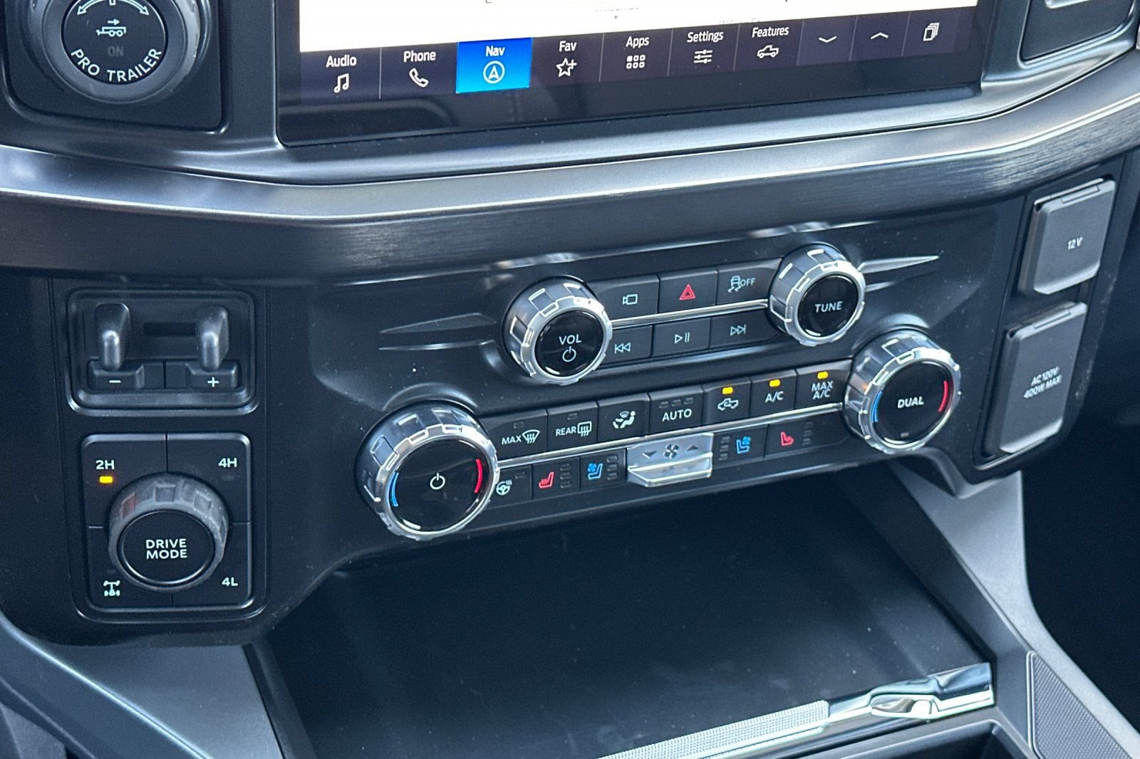 New 2026 Ford F250 Lariat w/ Black Appearance Package AWD/4WD image 19