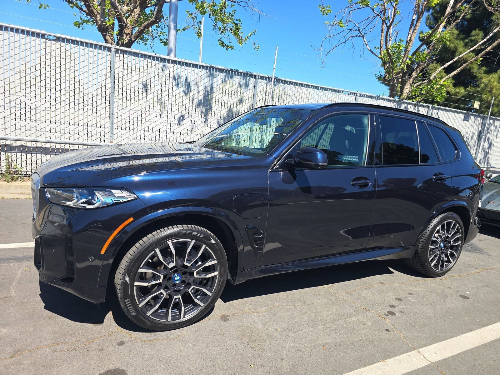Used 2024 BMW X5 xDrive50e w/ M Sport Package image 3