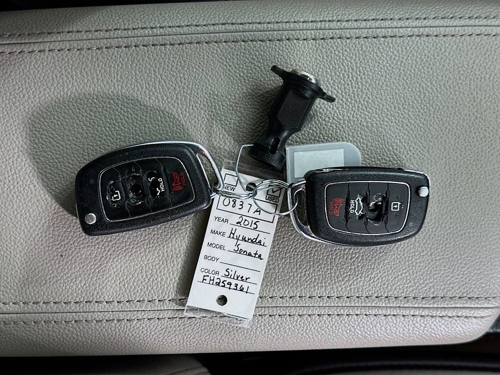 Used 2015 Hyundai Sonata SE w/ Option Group 09 FWD image 33