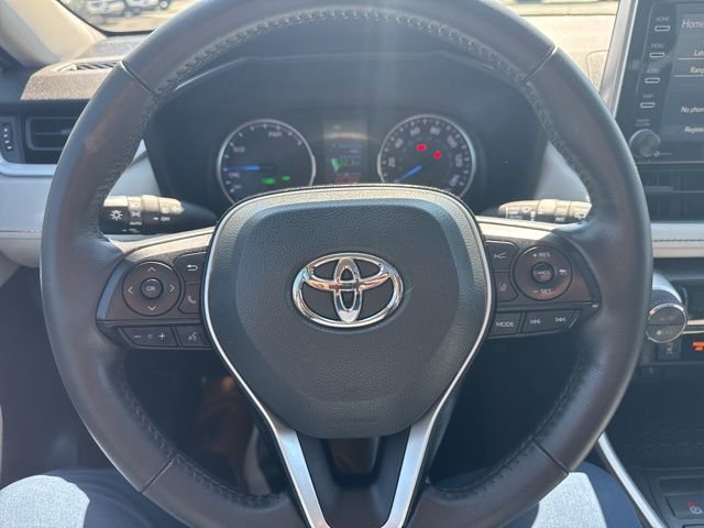 Used 2021 Toyota RAV4 XLE w/ Convenience Package image 11