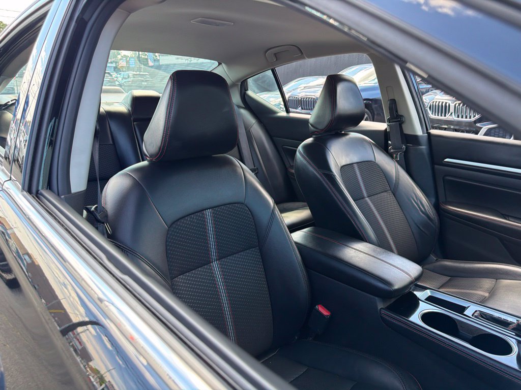 Used 2024 Nissan Altima 2.5 SR FWD image 15