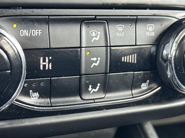 Used 2023 Chevrolet TrailBlazer LT w/ Convenience Package image 28