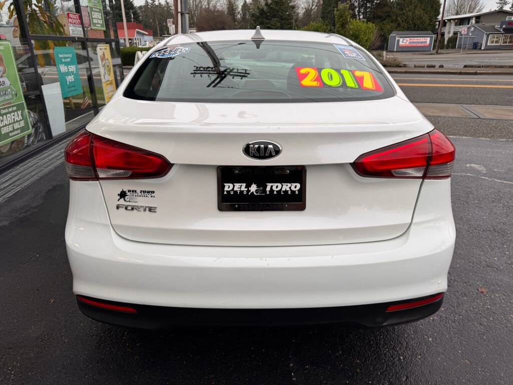 Used 2017 Kia Forte LX w/ LX Popular Package image 6