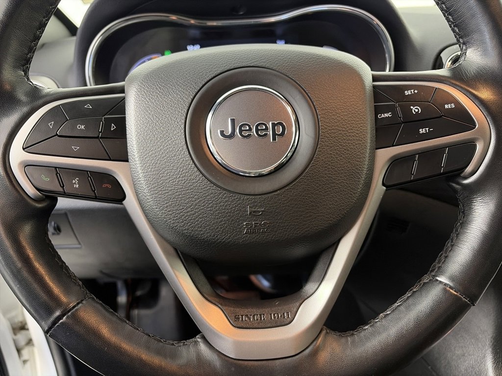 Used 2022 Jeep Grand Cherokee Laredo X image 17