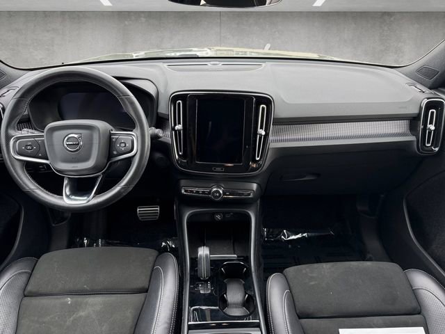 Used 2021 Volvo XC40 P8 Recharge image 17