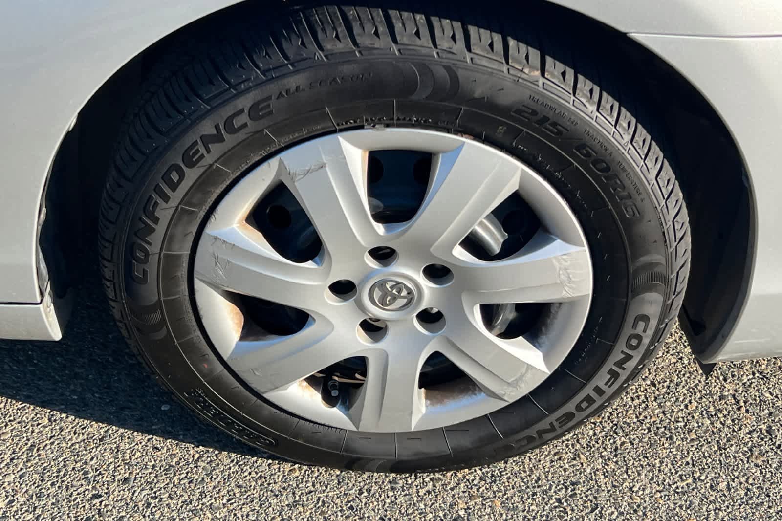 Used 2011 Toyota Camry LE image 15