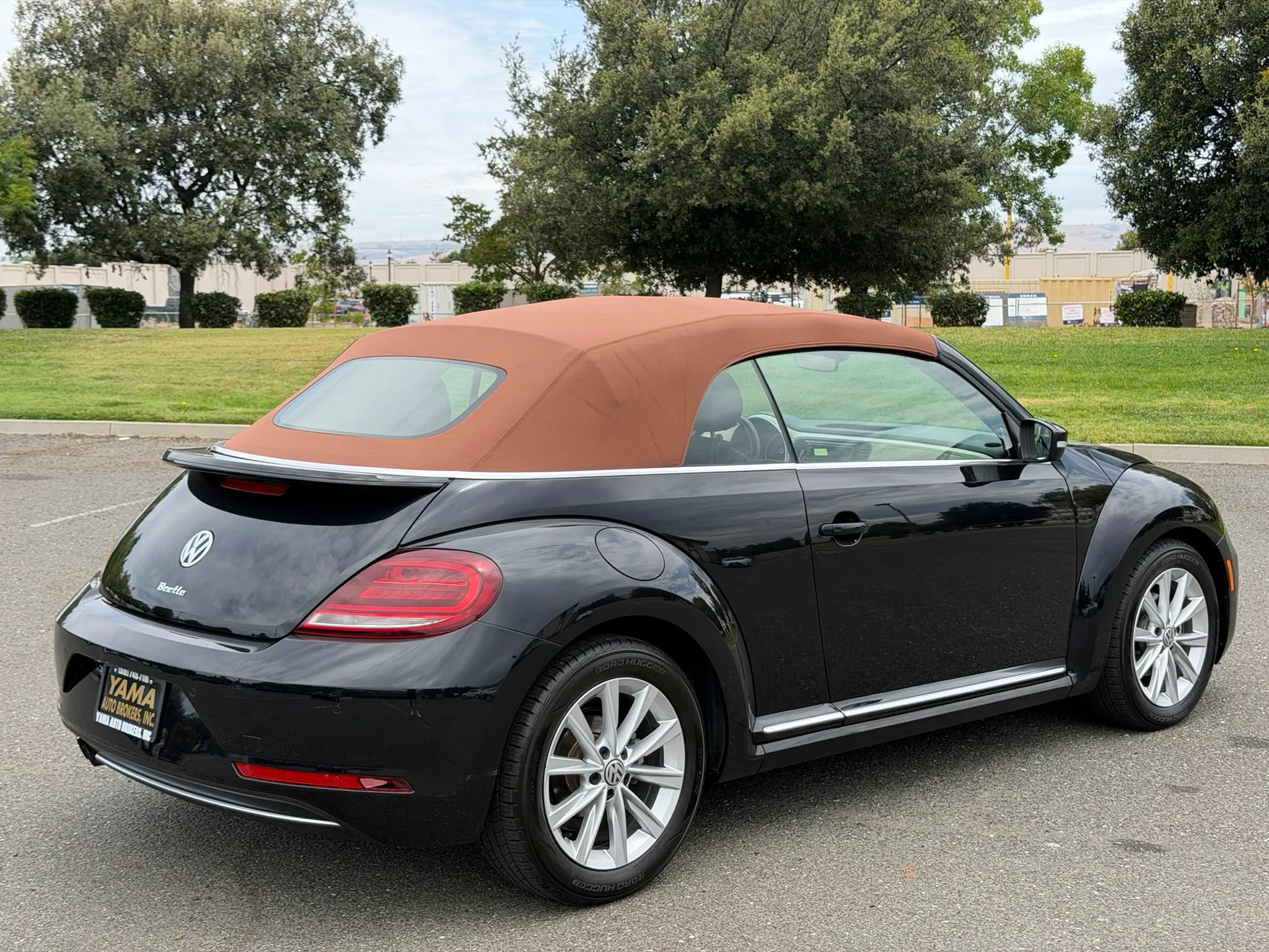 Used 2019 Volkswagen Beetle 2.0T Final Edition SEL FWD image 5