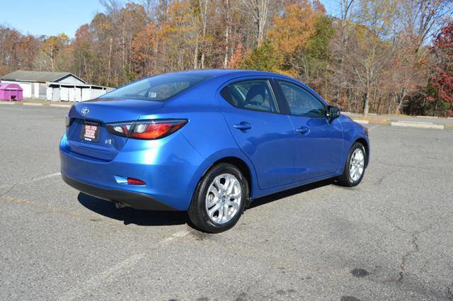 Used 2017 Toyota Yaris iA image 8