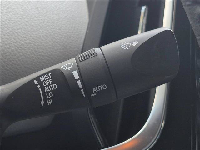 Used 2018 Toyota Prius Prime Advanced FWD image 12