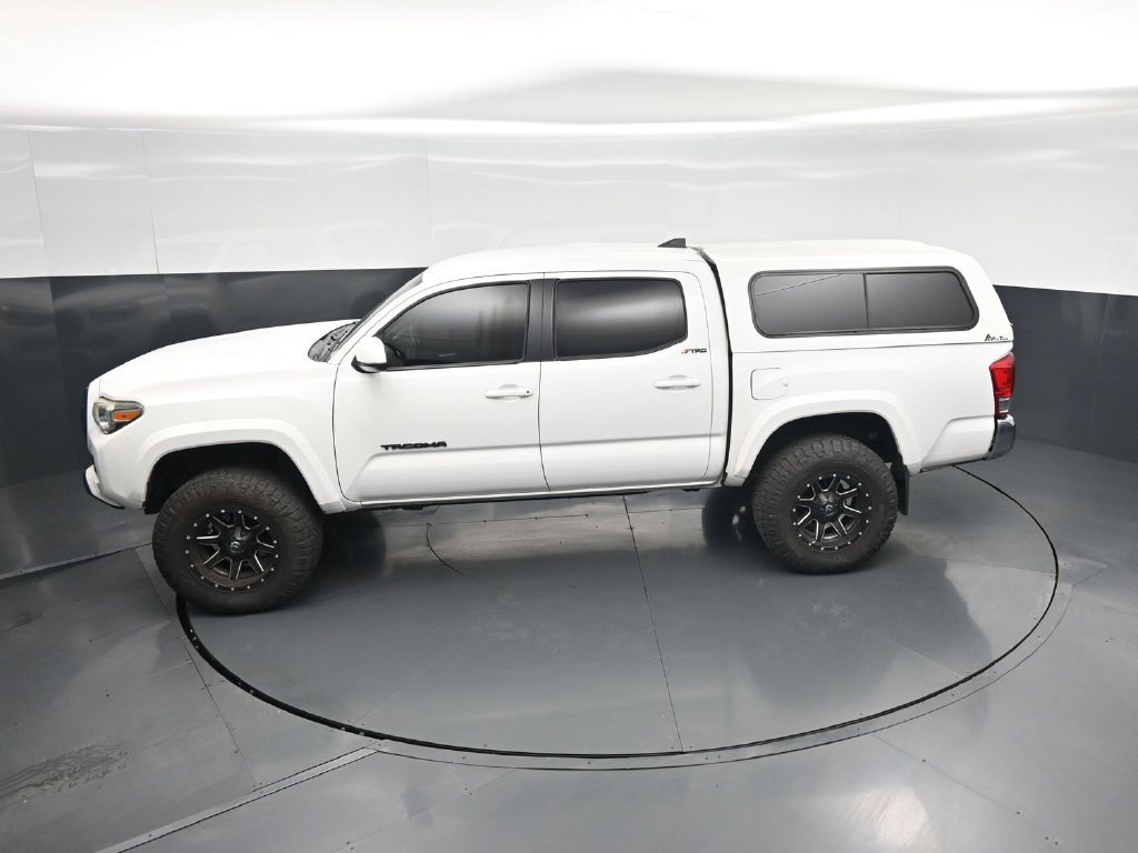 Used 2017 Toyota Tacoma SR5 w/ Tow Package AWD/4WD image 38