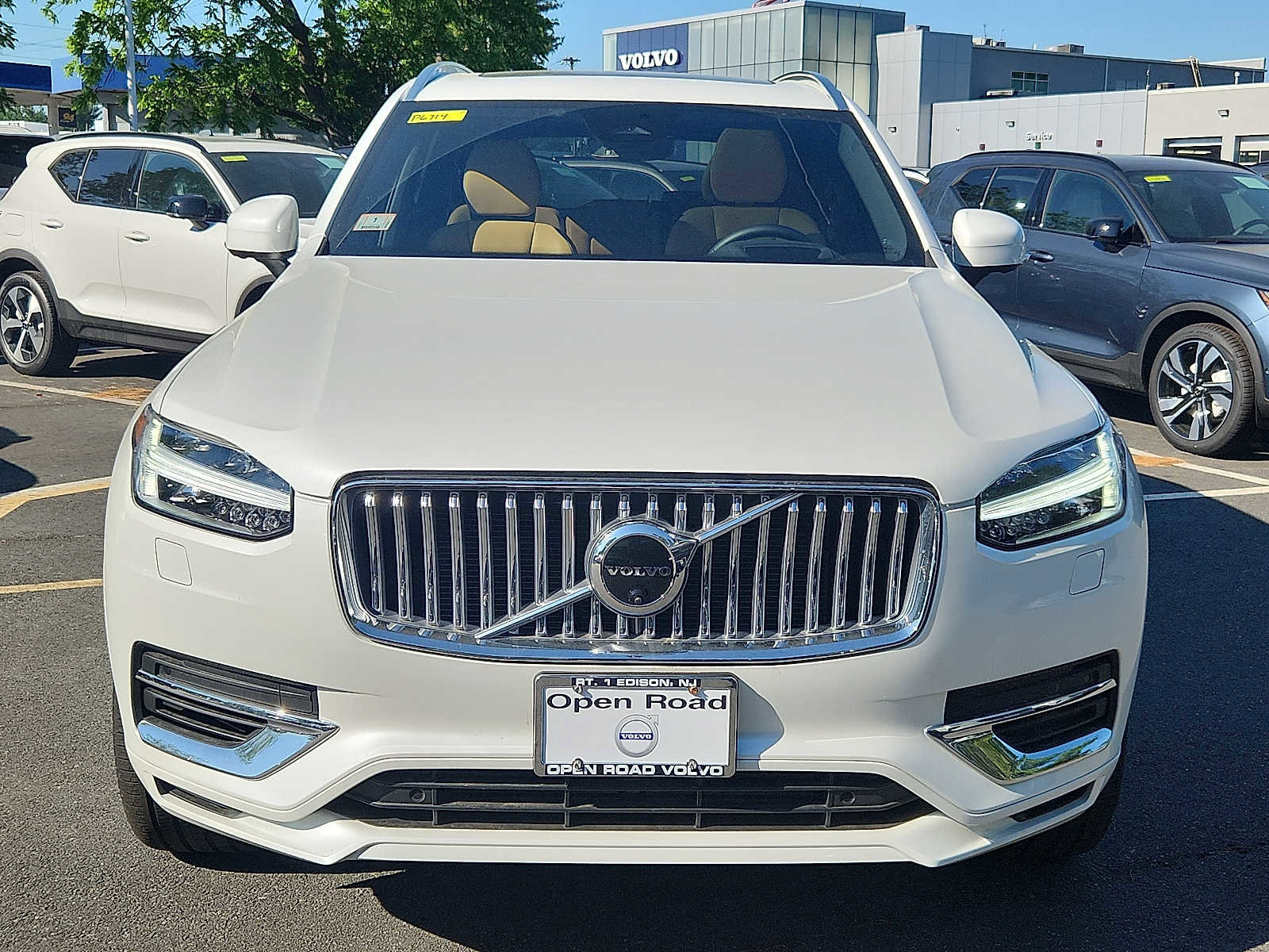 Certified 2024 Volvo XC90 T8 Ultimate w/ Protection Package Premier AWD/4WD image 2